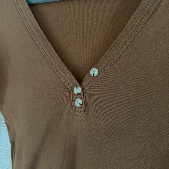 KOTN Brown Long Sleeve Tee - Picture 2 of 6